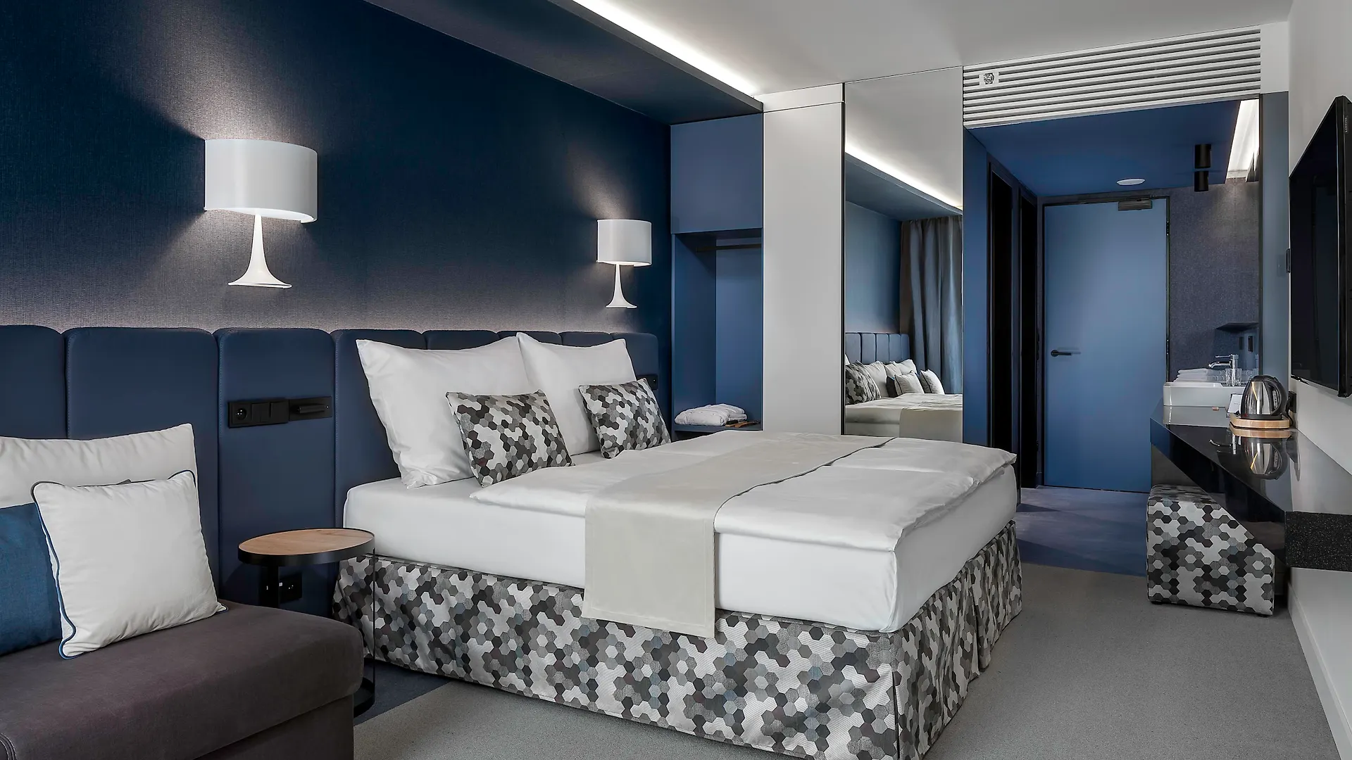 Urban Creme Hotel Prague 5*,