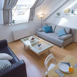 Modern Opatovická Apartamento